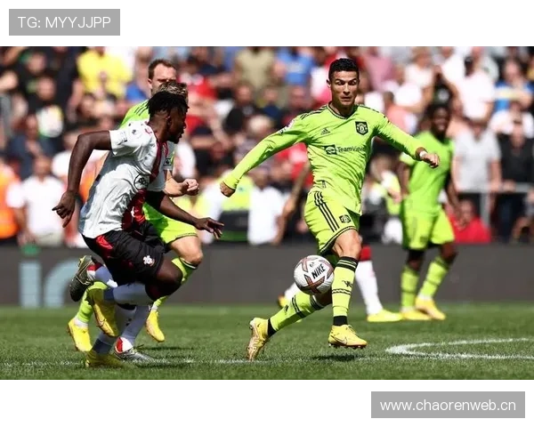 奥斯梅恩与哈兰德英超表现对比:数据差异与战术角色分析 奥斯梅恩与哈兰德英超表现对比:数据差异与战术角色分析