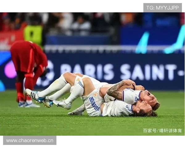 在组织核心下克罗斯与伊涅斯塔展现控球偏好差异